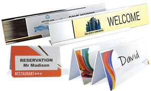 Chevalets de bureau porte-nom