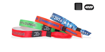 Bracelets en satin souple avec fermeture coulissante plate en plastique (Berlin)